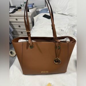 Michael Kors bag never used with matching wallet